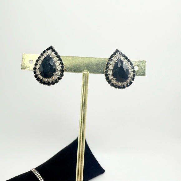 Vintage Art Deco Black and Clear Rhinestones Teardrop Bracelet and Earrings Sets - Picture 8 of 8